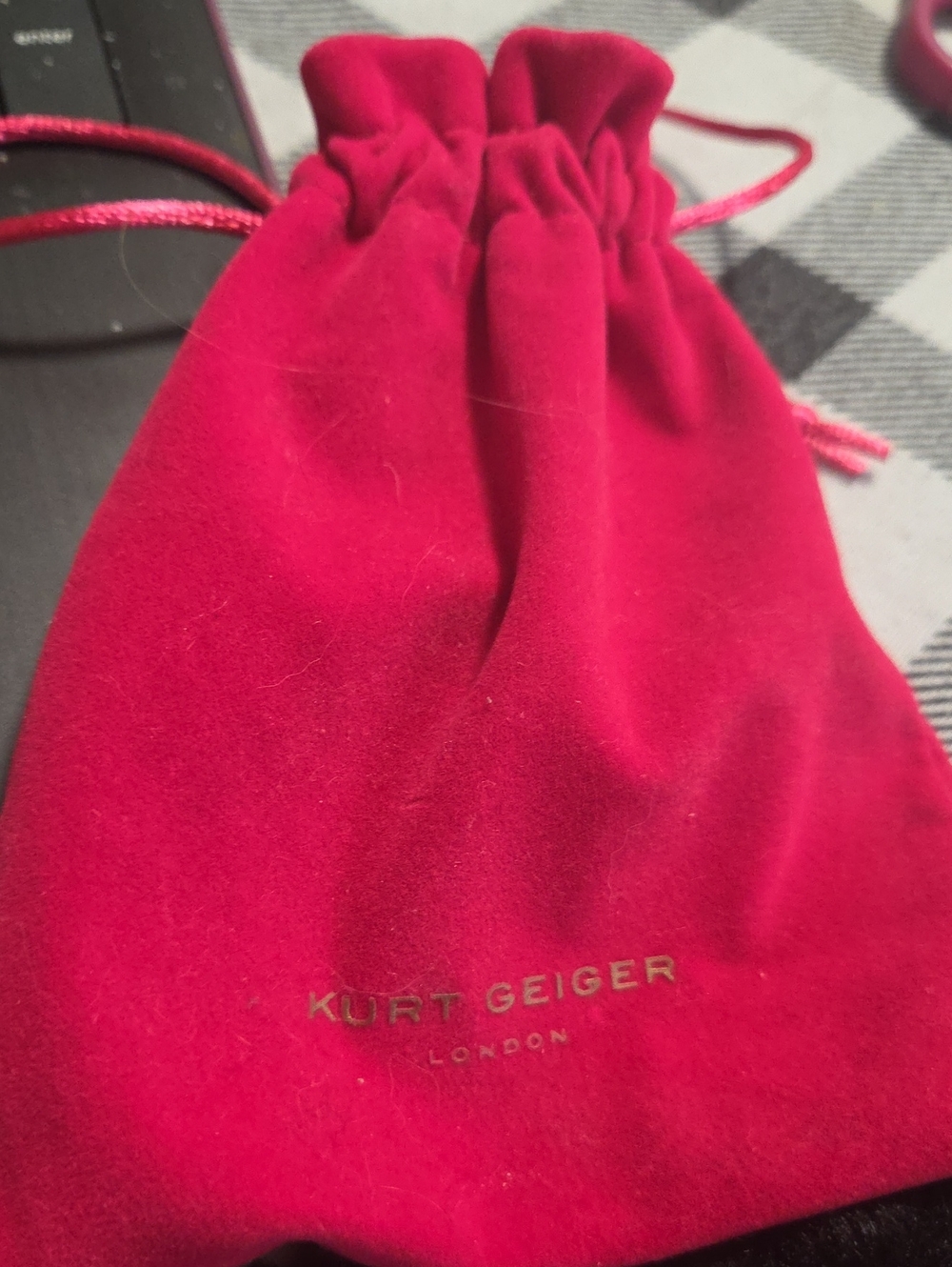Kurt Geiger Crystal Accent Bangle Bracelet Nib - Picture 10 of 10